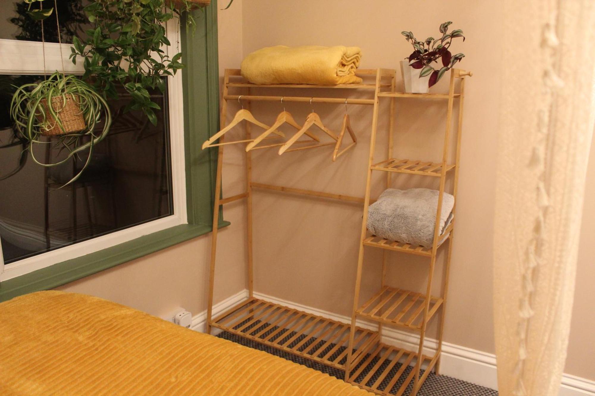 Peacehaven Retreat - 4 Minutes From The Beach! Pet Friendly! Weymouth Bagian luar foto