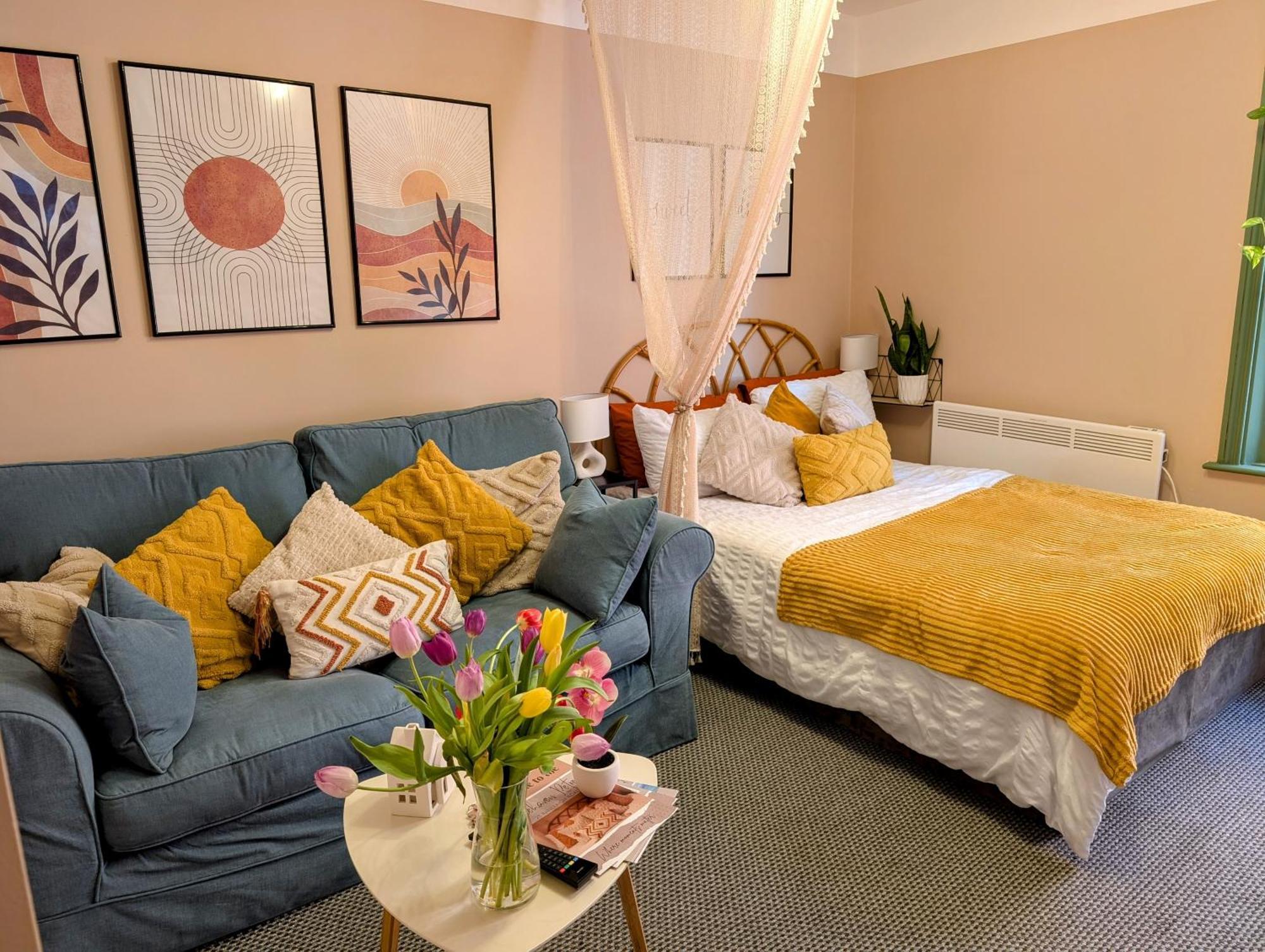 Peacehaven Retreat - 4 Minutes From The Beach! Pet Friendly! Weymouth Bagian luar foto